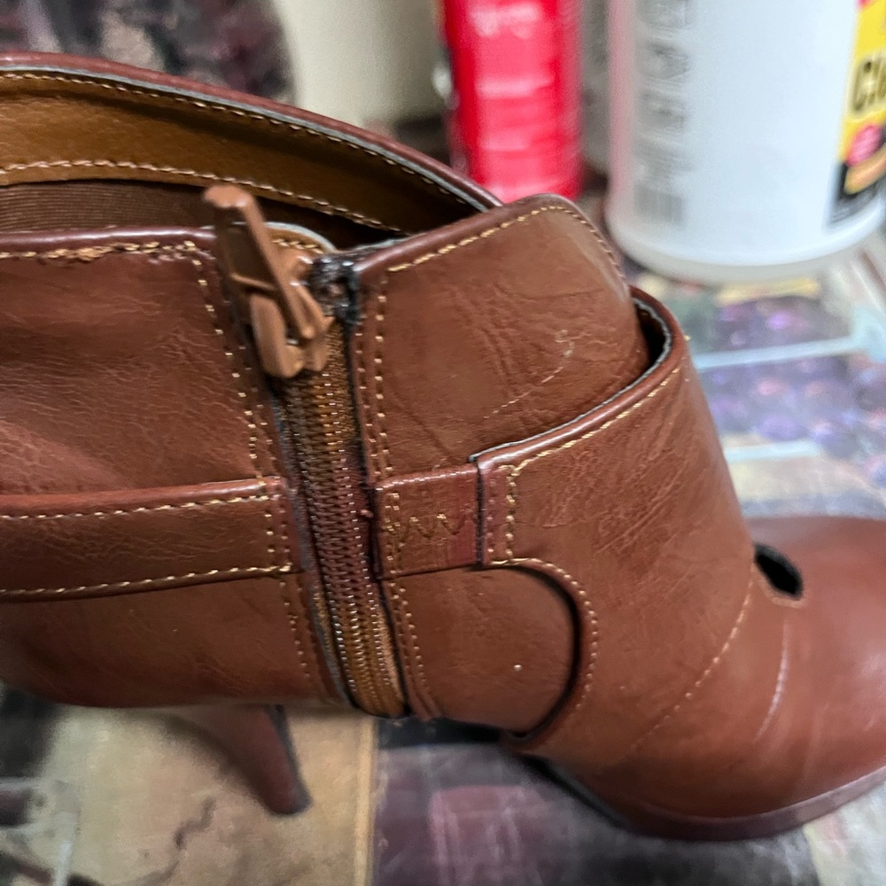 Boots - Picture 2 of 4